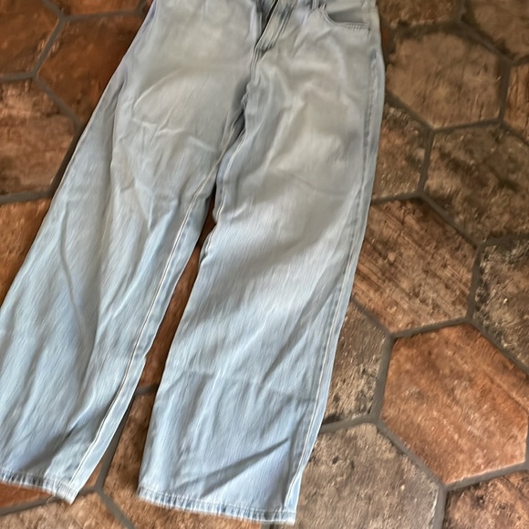 Universal Threads light wash jeans relaxed wide leg denim size 10R - Picture 2 of 6